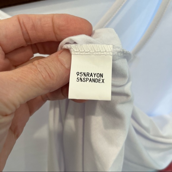 NWOT-White Casual Fun Top - Picture 6 of 9